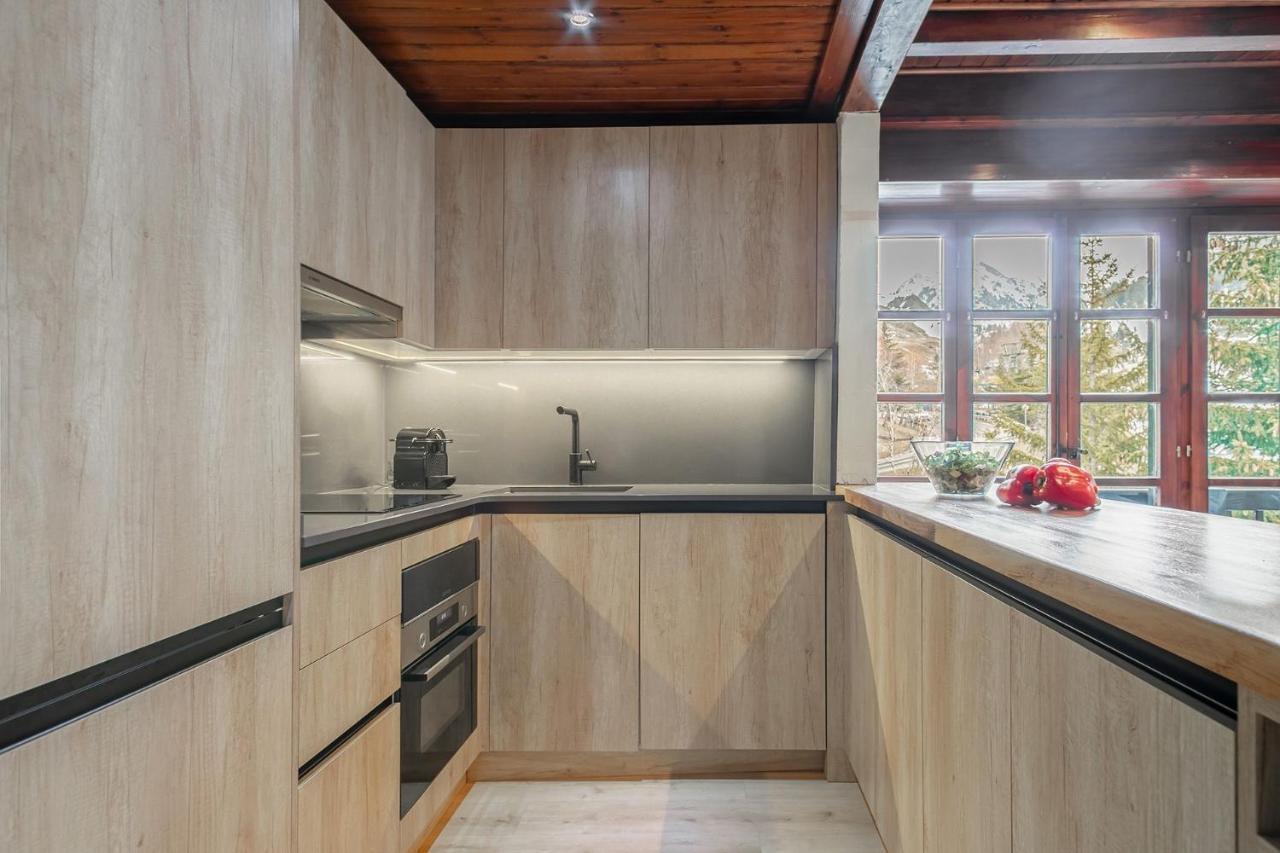 Luderna - Triplex Nin C2 Arenho Apartment Naut Aran Ngoại thất bức ảnh